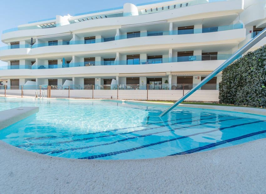 Apartamento de 2 habitaciones en Orihuela Costa en venta con piscina - 360.000 € (Ref: 9927713)