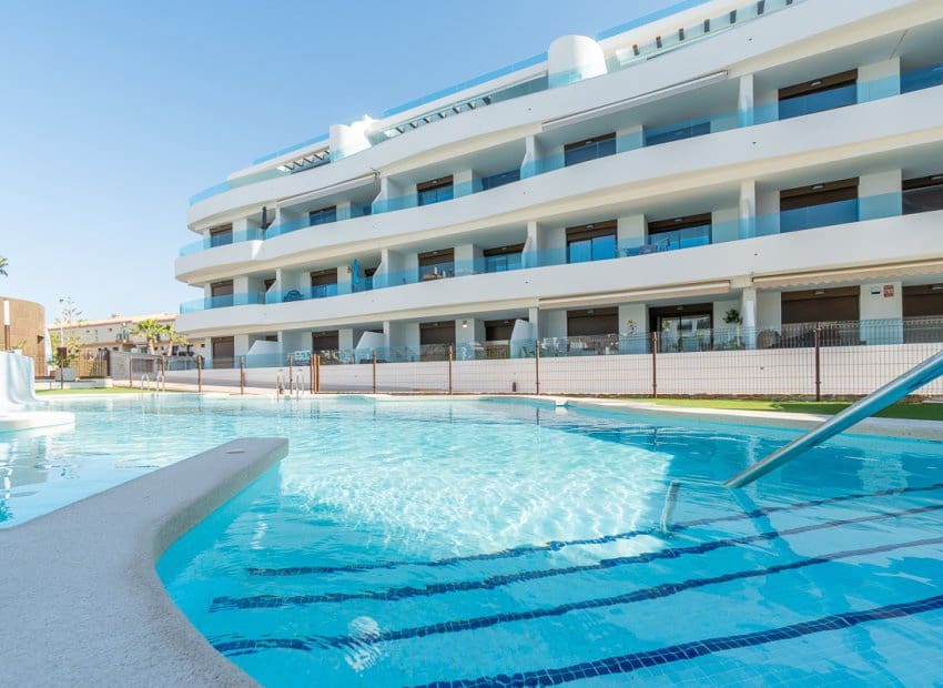 Apartamento de 2 habitaciones en Orihuela Costa en venta con piscina - 360.000 € (Ref: 9927713)