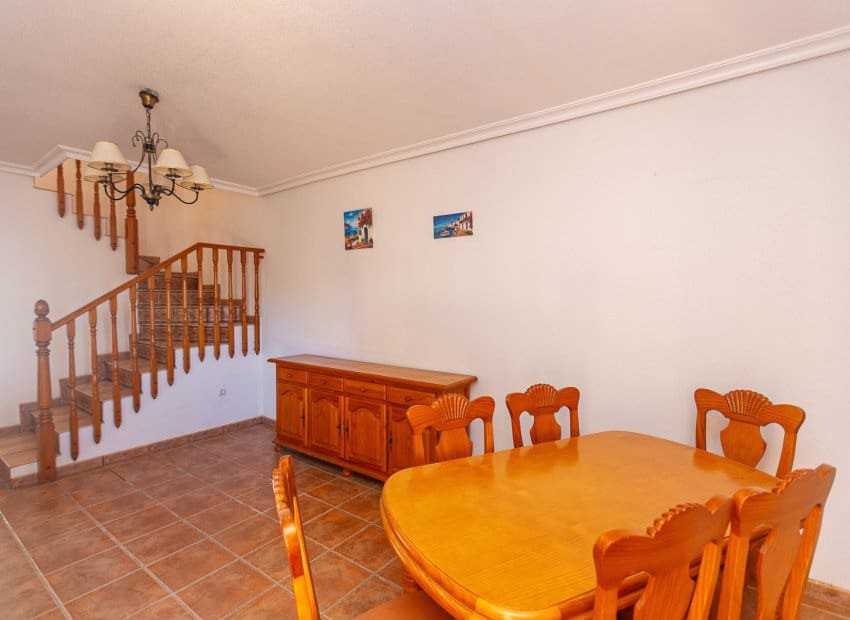 2 slaapkamer Huis te koop in La Zenia met zwembad - € 235.000 (Ref: 9927716)