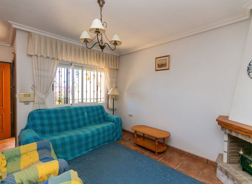 2 slaapkamer Huis te koop in La Zenia met zwembad - € 235.000 (Ref: 9927716)