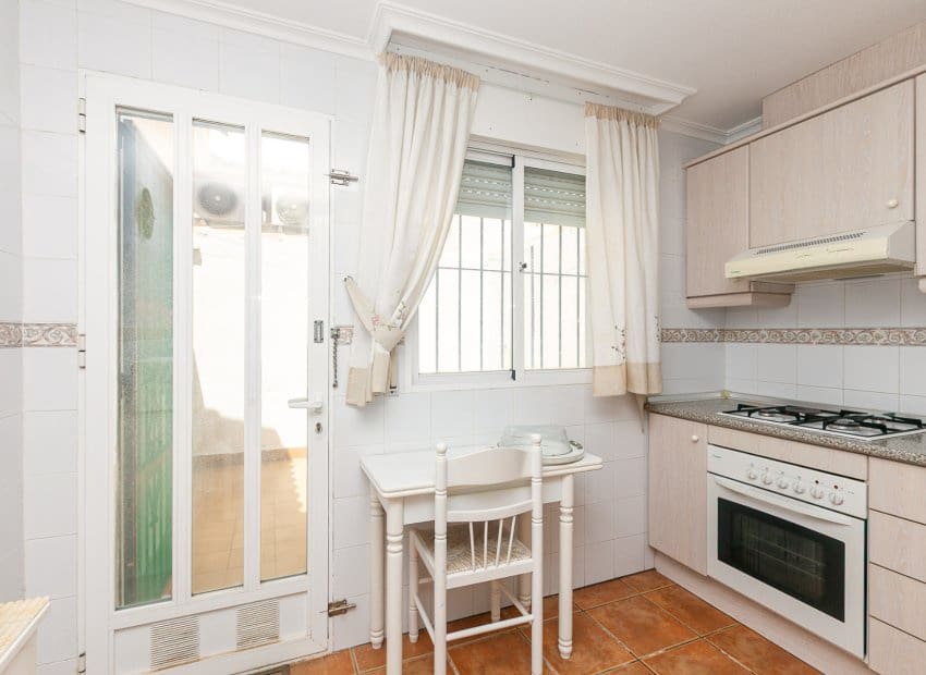 2 slaapkamer Huis te koop in La Zenia met zwembad - € 235.000 (Ref: 9927716)