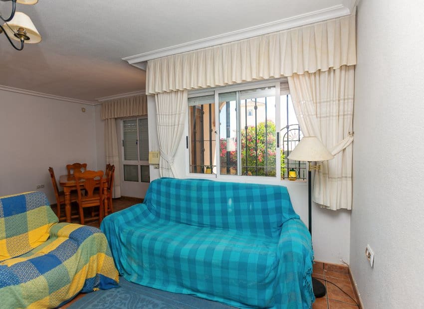 2 slaapkamer Huis te koop in La Zenia met zwembad - € 235.000 (Ref: 9927716)