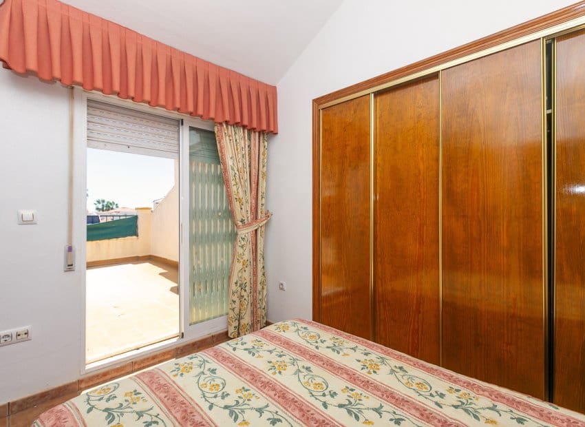 2 slaapkamer Huis te koop in La Zenia met zwembad - € 235.000 (Ref: 9927716)