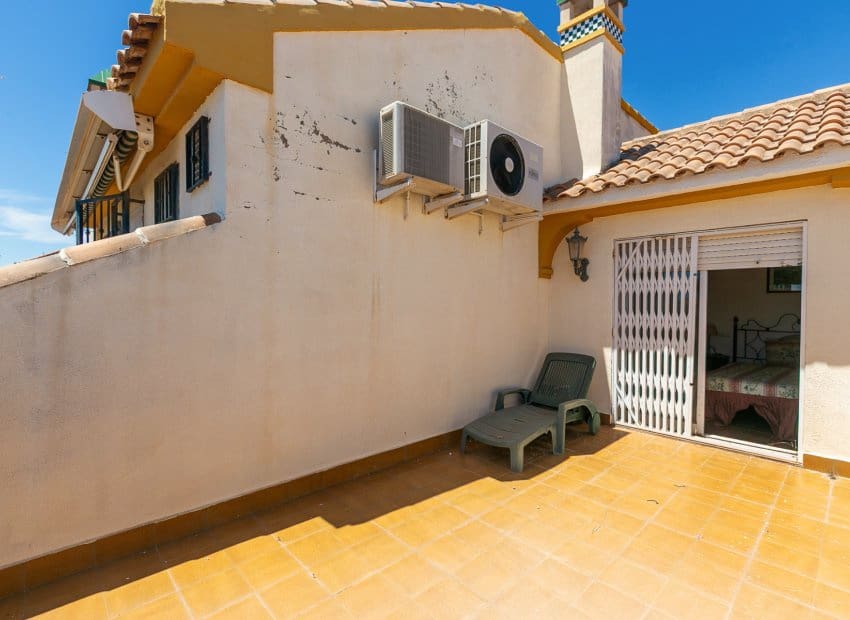 2 slaapkamer Huis te koop in La Zenia met zwembad - € 235.000 (Ref: 9927716)