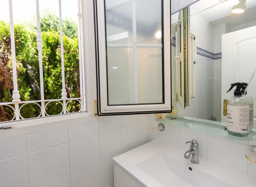 3 quarto Moradia para venda em Villamartin com piscina garagem - 530 000 € (Ref: 9927717)
