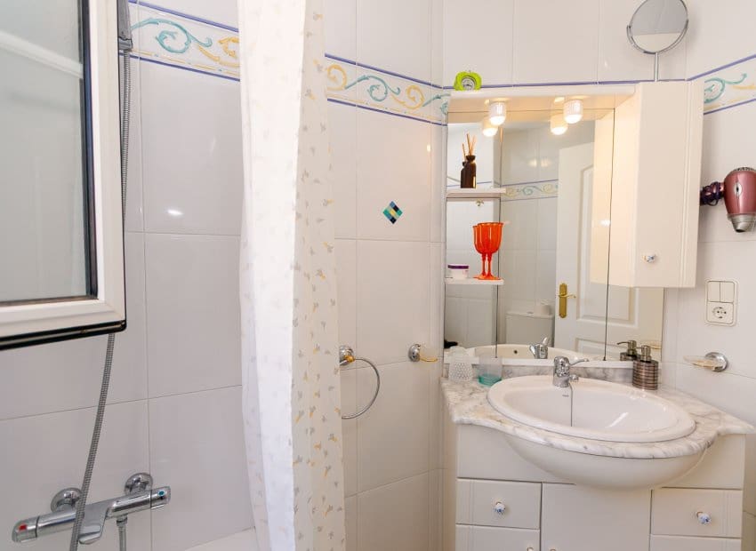 3 quarto Moradia para venda em Villamartin com piscina garagem - 530 000 € (Ref: 9927717)