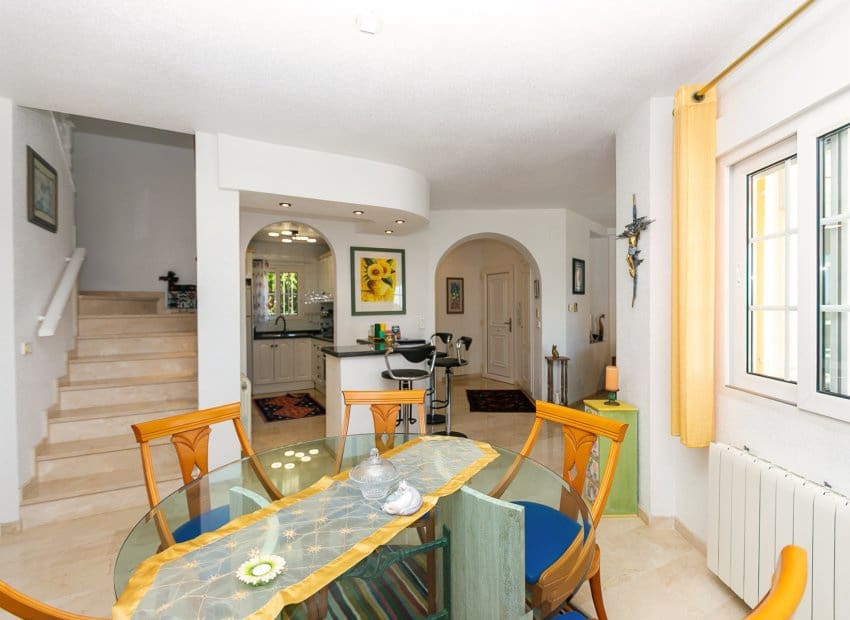 3 quarto Moradia para venda em Villamartin com piscina garagem - 530 000 € (Ref: 9927717)