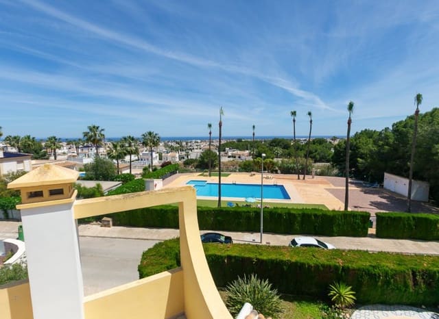 Chalet de 3 habitaciones en Villamartin, Orihuela en venta con piscina garaje - 530.000 € (Ref: 9927717)