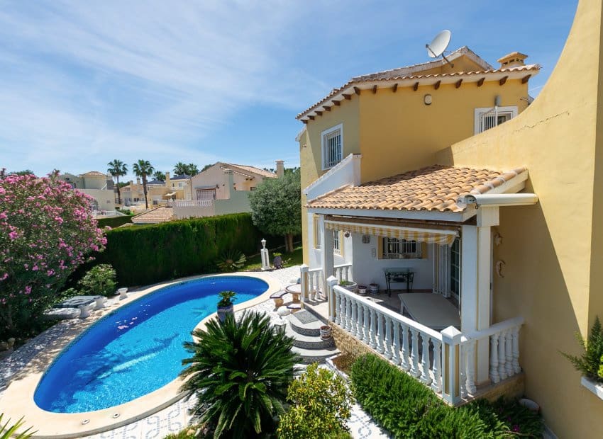 3 quarto Moradia para venda em Villamartin com piscina garagem - 530 000 € (Ref: 9927717)