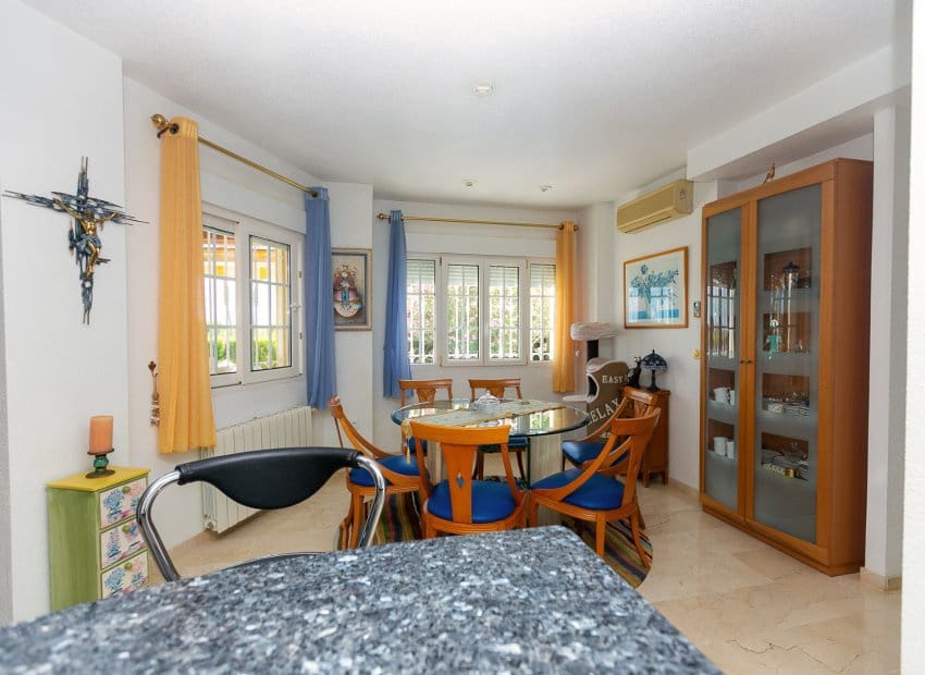 3 quarto Moradia para venda em Villamartin com piscina garagem - 530 000 € (Ref: 9927717)