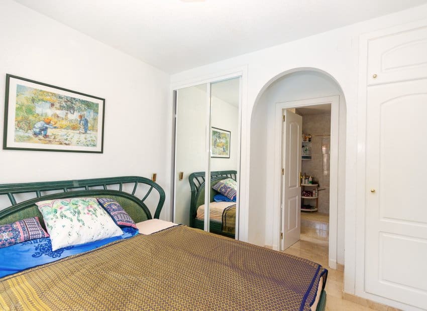 3 quarto Moradia para venda em Villamartin com piscina garagem - 530 000 € (Ref: 9927717)