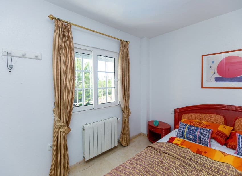 3 quarto Moradia para venda em Villamartin com piscina garagem - 530 000 € (Ref: 9927717)