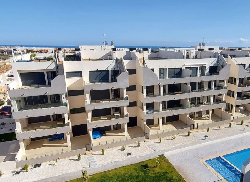 2 soveværelse Lejlighed til salg i Villamartin med swimmingpool garage - € 287.000 (Ref: 9958705)