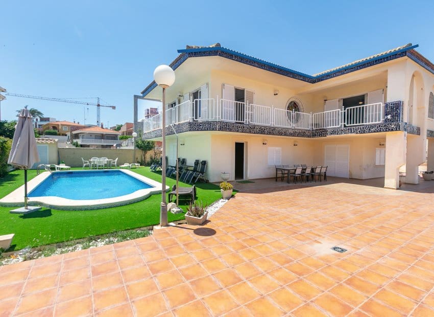 5 camera da letto Villa in vendita in La Zenia con piscina garage - 1.295.000 € (Rif: 9967011)