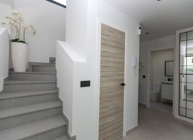 3 makuuhuone Huvila myytävänä paikassa Villamartin, Orihuela mukana uima-altaan - 369 000 € (Ref: 9967026)
