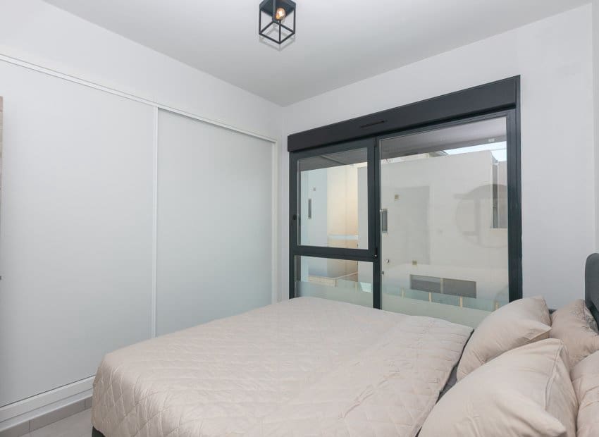 3 makuuhuone Huvila myytävänä paikassa Villamartin mukana uima-altaan - 369 000 € (Ref: 9967026)