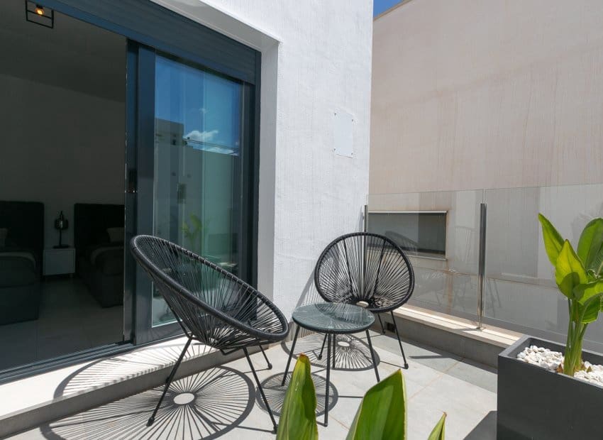 3 makuuhuone Huvila myytävänä paikassa Villamartin mukana uima-altaan - 369 000 € (Ref: 9967026)