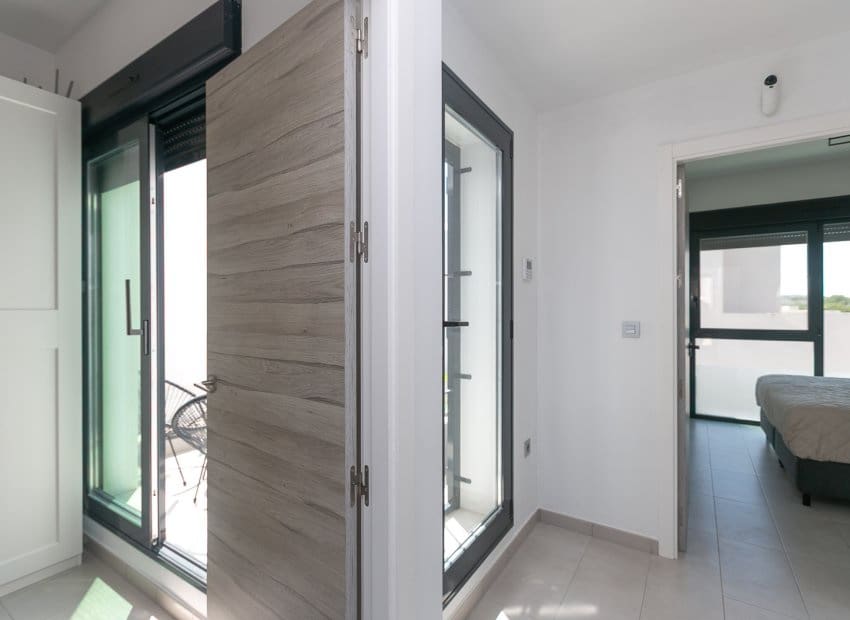 3 makuuhuone Huvila myytävänä paikassa Villamartin mukana uima-altaan - 369 000 € (Ref: 9967026)