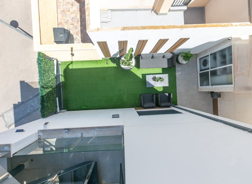 3 makuuhuone Huvila myytävänä paikassa Villamartin mukana uima-altaan - 369 000 € (Ref: 9967026)