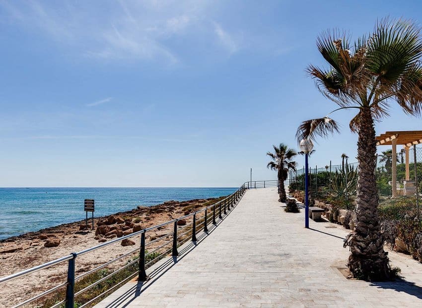 3 bedroom Villa for sale in La Zenia with pool - € 890,000 (Ref: 9967030)