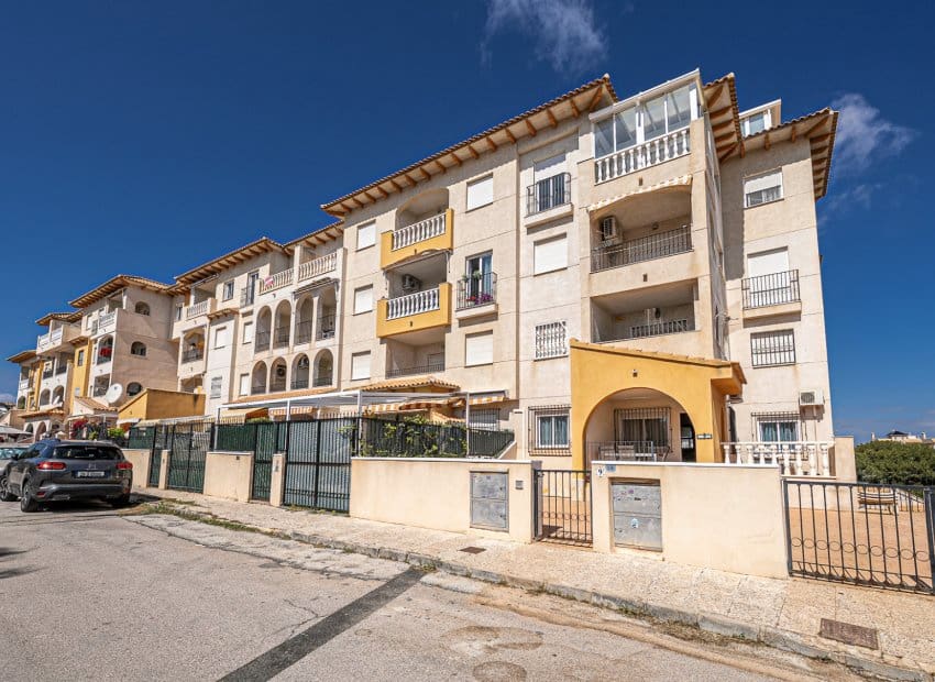 2 bedroom Apartment for sale in La Zenia with pool garage - € 189,000 (Ref: 9967031)