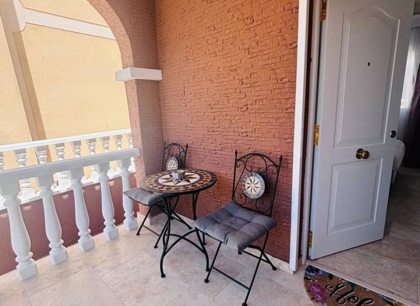 3 bedroom Villa for sale in Villamartin with pool - € 250,000 (Ref: 9967032)