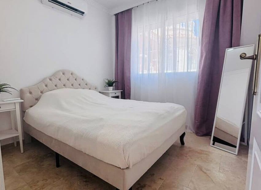 3 bedroom Villa for sale in Villamartin with pool - € 250,000 (Ref: 9967032)