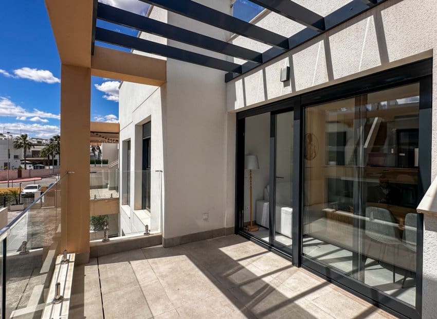2 bedroom Townhouse for sale in Orihuela Costa with pool - € 255,000 (Ref: 9967036)