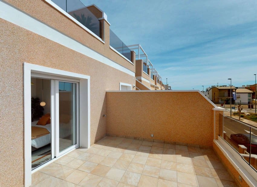 3 soverom Hus til salgs i Pilar de la Horadada med svømmebasseng garasje - € 309 900 (Ref: 9967037)