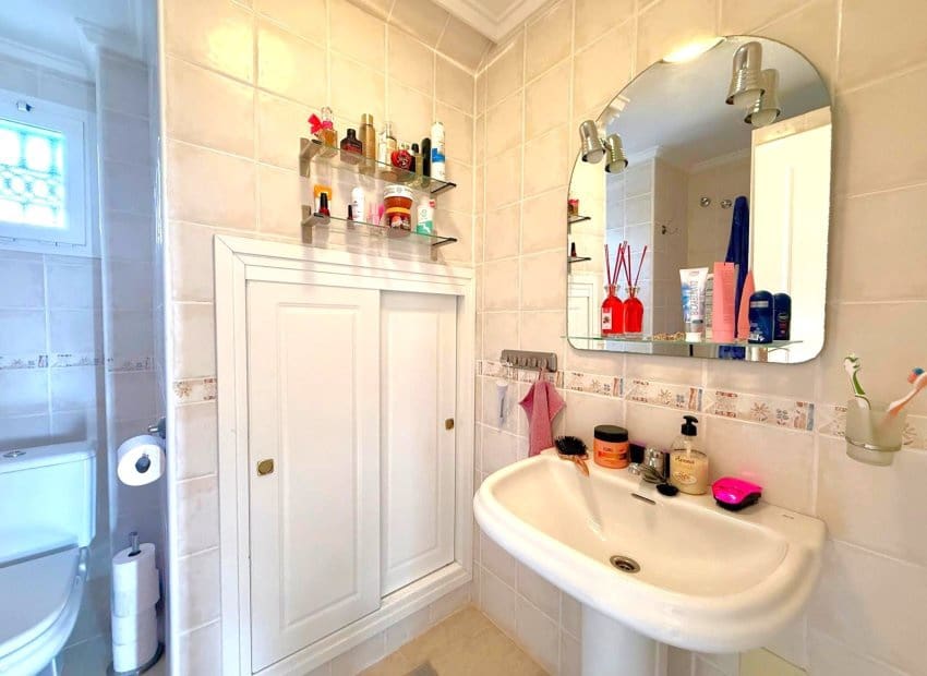 3 chambre Villa/Maison à vendre à Villamartin avec piscine garage - 339 000 € (Ref: 9967046)