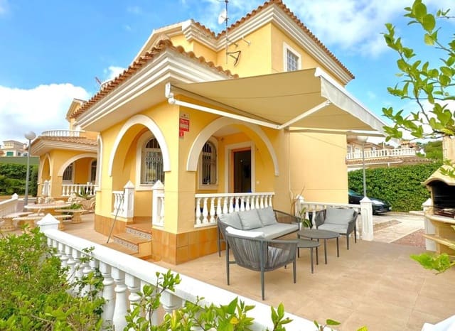 3 chambre Villa/Maison à vendre à Villamartin, Orihuela avec piscine garage - 339 000 € (Ref: 9967046)