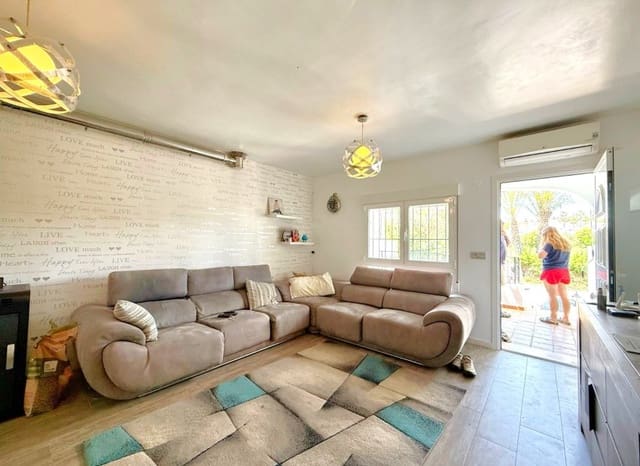 3 soverom Hus til salgs i Villamartin, Orihuela med svømmebasseng - € 265 000 (Ref: 9967047)