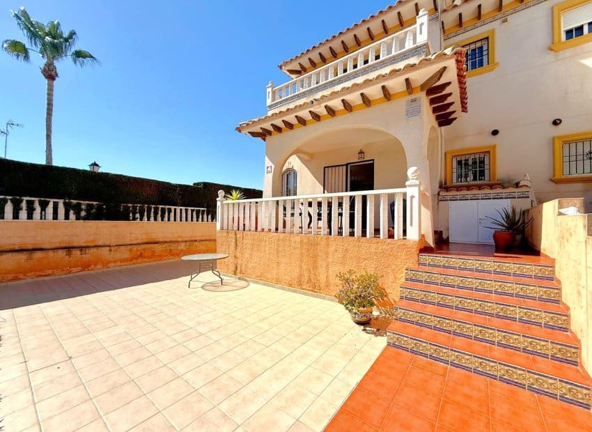 2 soveværelse Byhus til salg i Orihuela Costa med swimmingpool garage - € 221.000 (Ref: 9967048)