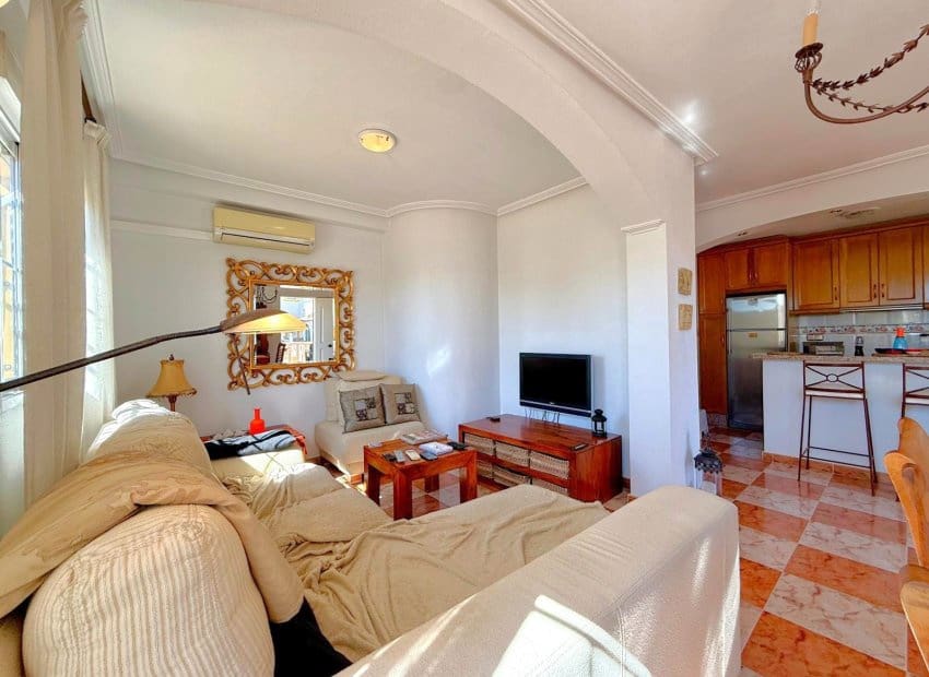 2 soveværelse Byhus til salg i Orihuela Costa med swimmingpool garage - € 221.000 (Ref: 9967048)