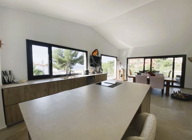 4 sypialnia Willa na sprzedaż w Costa de la Calma, Calvià z basenem garażem - 2 850 000 € (Ref: 9975651)