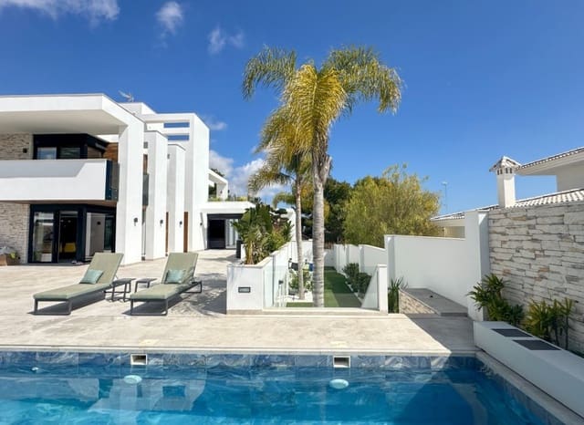 4 quarto Moradia para venda em Villamartin, Orihuela com piscina garagem - 2 950 000 € (Ref: 9975653)