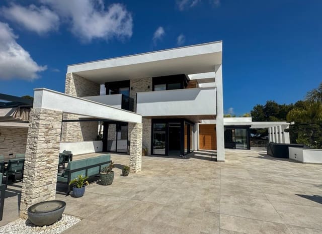 4 quarto Moradia para venda em Villamartin, Orihuela com piscina garagem - 2 950 000 € (Ref: 9975653)
