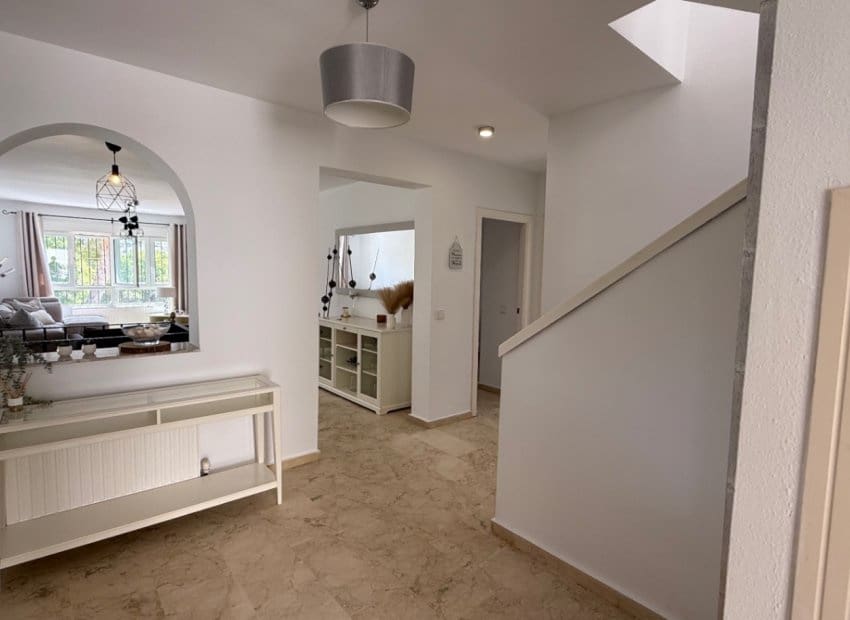 4 bedroom Villa for sale in Orihuela Costa with pool garage - € 645,000 (Ref: 9975654)