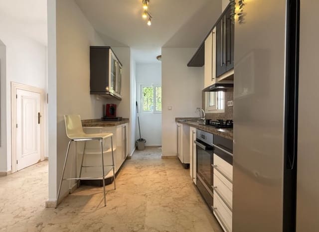 4 sypialnia Willa na sprzedaż w Lomas de Campoamor - Las Ramblas, Orihuela z basenem garażem - 645 000 € (Ref: 9975654)