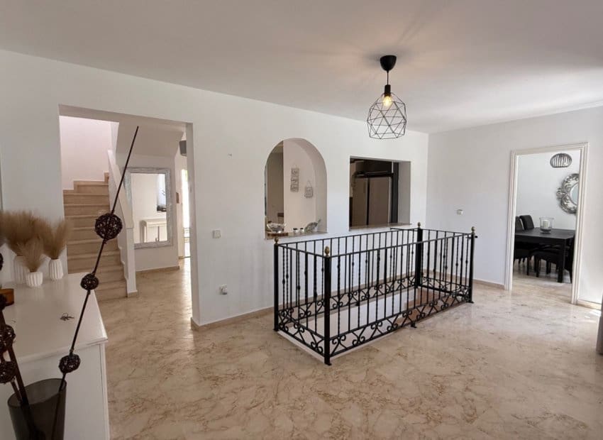 4 bedroom Villa for sale in Orihuela Costa with pool garage - € 645,000 (Ref: 9975654)