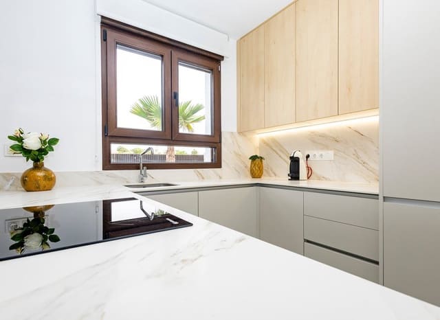 2 slaapkamer Villa te koop in Vistabella, Orihuela met zwembad - € 366.000 (Ref: 9979310)
