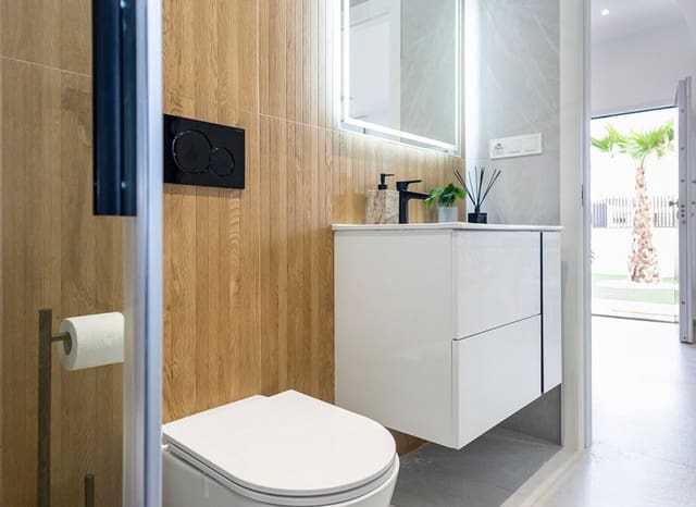 2 slaapkamer Villa te koop in Vistabella, Orihuela met zwembad - € 366.000 (Ref: 9979310)
