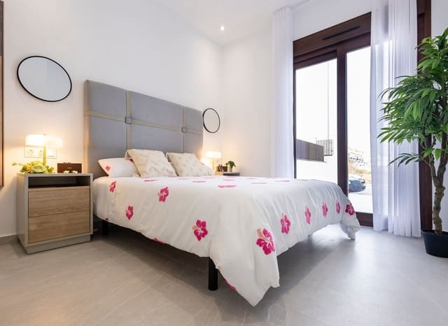 2 slaapkamer Villa te koop in Vistabella, Orihuela met zwembad - € 366.000 (Ref: 9979310)