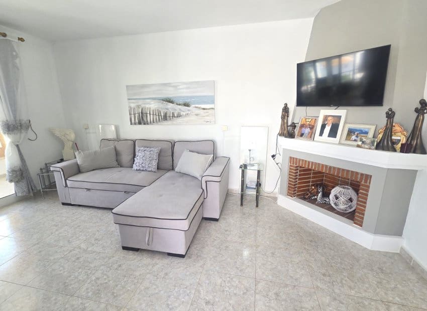 2 soveværelse Lejlighed til salg i Villamartin med swimmingpool - € 199.000 (Ref: 9983872)