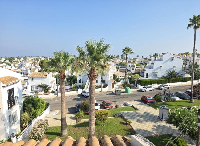 2 soveværelse Lejlighed til salg i Villamartin med swimmingpool - € 199.000 (Ref: 9983872)