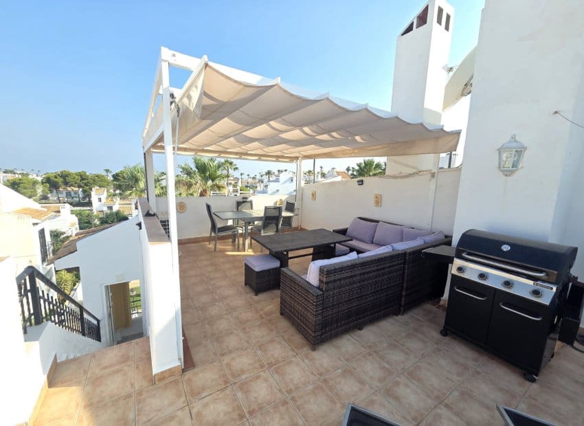 2 soveværelse Lejlighed til salg i Villamartin med swimmingpool - € 199.000 (Ref: 9983872)