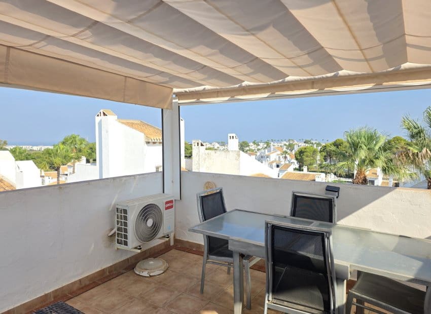 2 soveværelse Lejlighed til salg i Villamartin med swimmingpool - € 199.000 (Ref: 9983872)