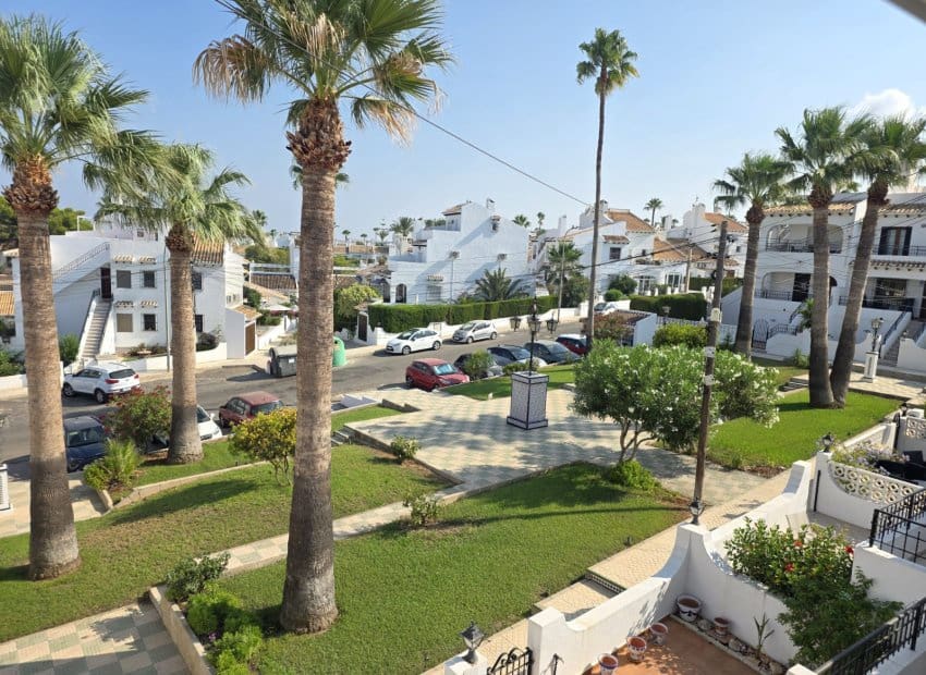 2 soveværelse Lejlighed til salg i Villamartin med swimmingpool - € 199.000 (Ref: 9983872)