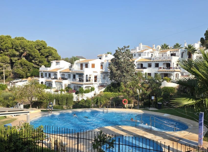 2 soveværelse Lejlighed til salg i Villamartin med swimmingpool - € 199.000 (Ref: 9983872)
