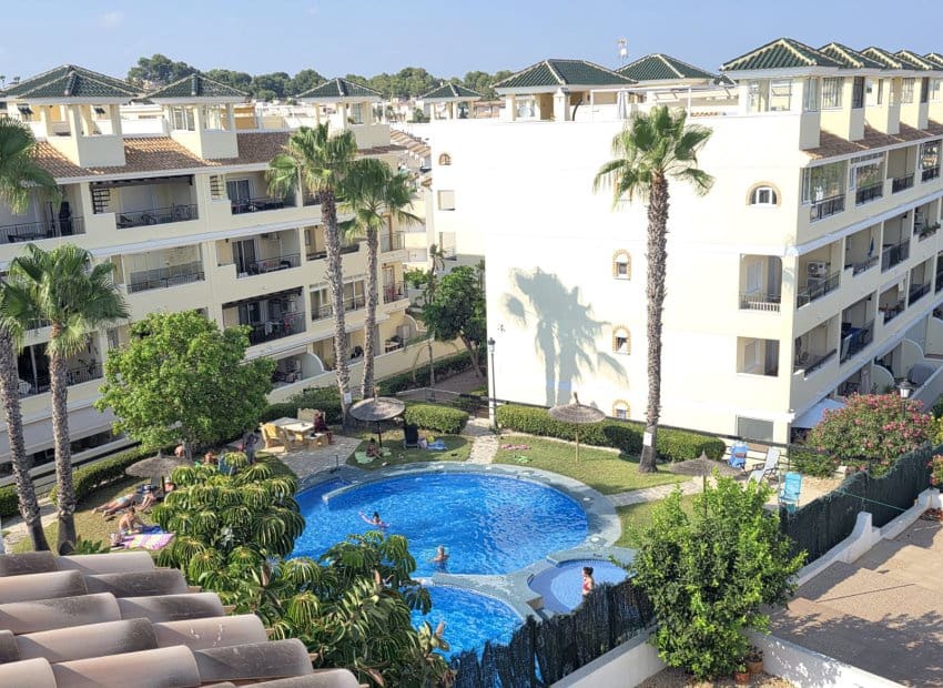 2 soveværelse Lejlighed til salg i Villamartin med swimmingpool - € 199.000 (Ref: 9983872)